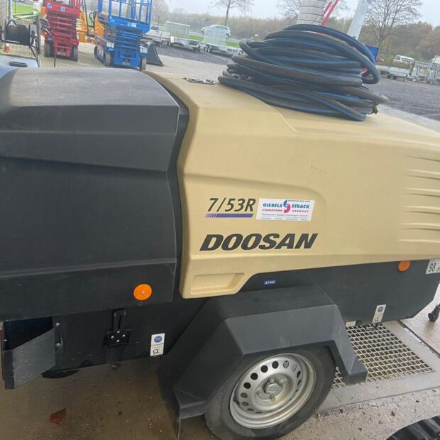 Doosan Baukompressor Typ 7/31 Ansicht 2